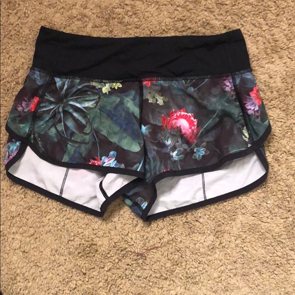 Lululemon shorts - Picture 1 of 4